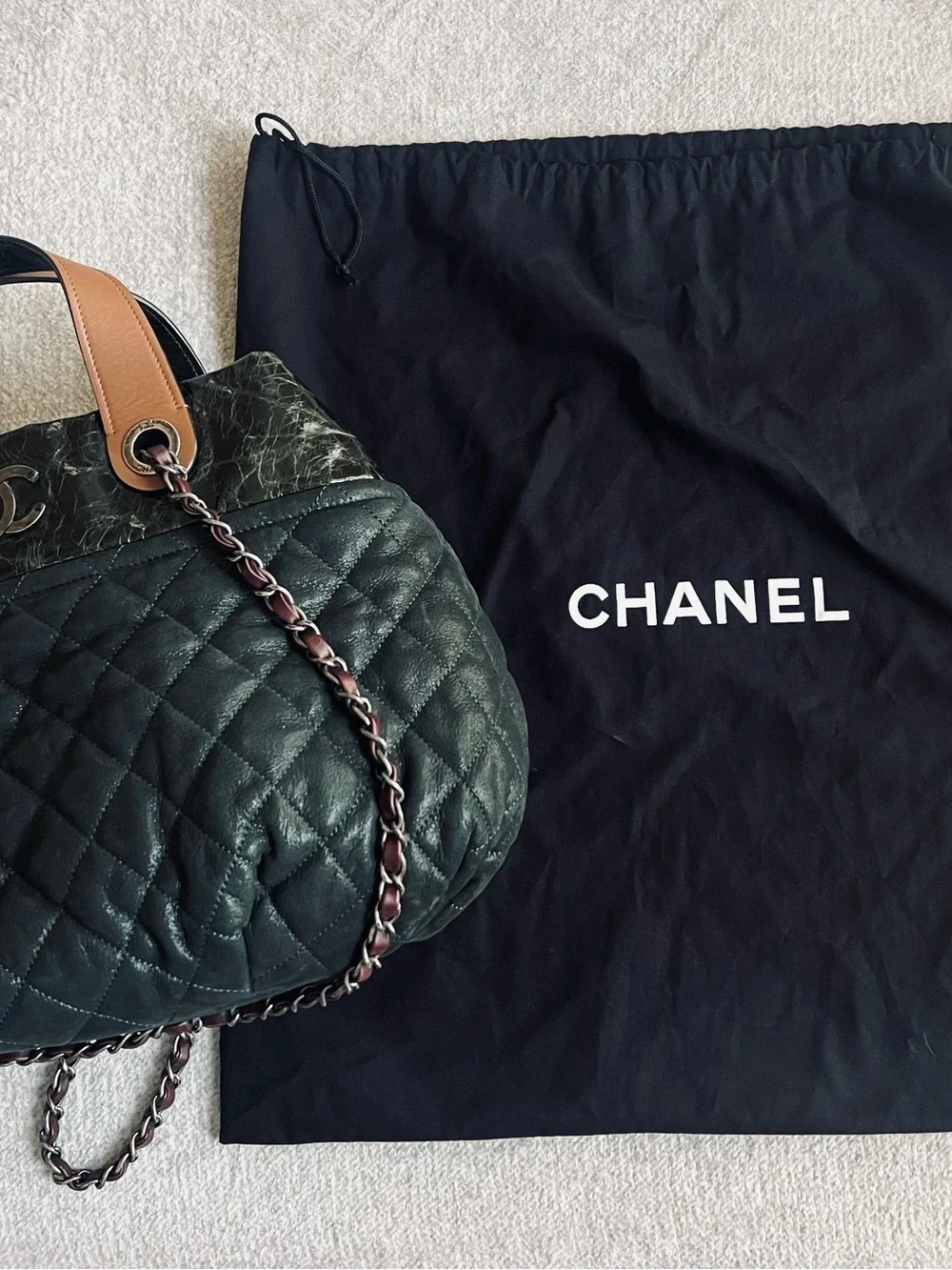 CHANEL vintage matelassé